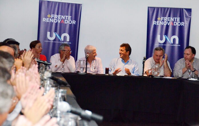 Reunión del Frente Renovador en la marina