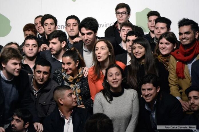 Vidal con alumnos