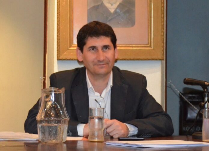 Fernando Coronel,