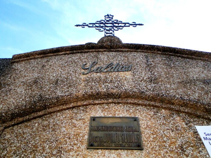 Sepultura de Adolfo Saldías