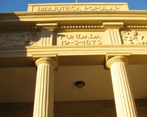 Frente de la Biblioteca Madero