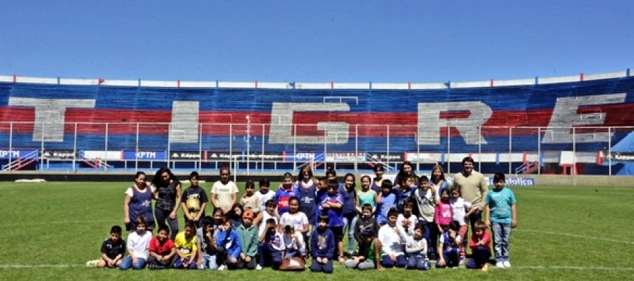 Los chicos de los CEIM visitaron la cancha de Tigre