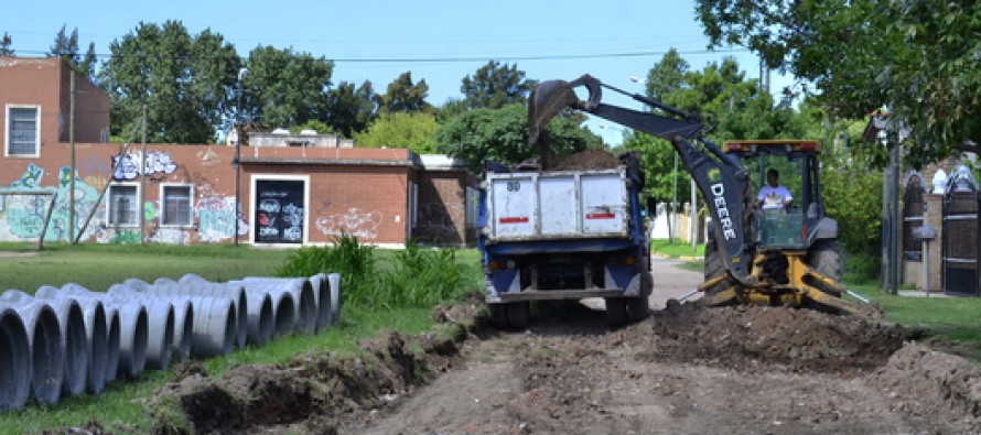 El Municipio asfalta y renueva un tramo de la calle Estrada