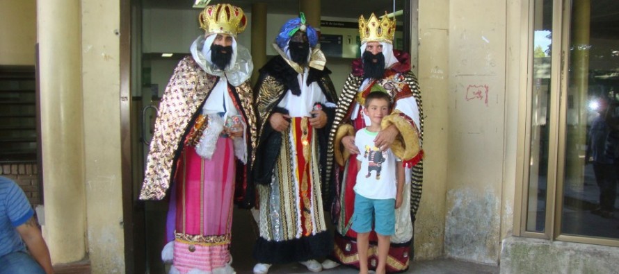 Lazos Solidarios impulsó la recorrida de los Reyes Magos por la ciudad