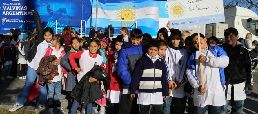 Alumnos de San Fernando hicieron su Promesa a la Bandera en el Museo Malvinas de la ex ESMA