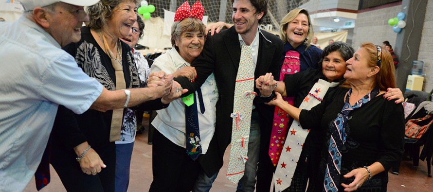 Segunda fiesta de los centros de jubilados y adultos mayores en el Polideportivo N° 1