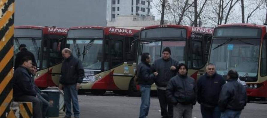 El paro de la línea 60 se extiende hasta hoy a la medianoche