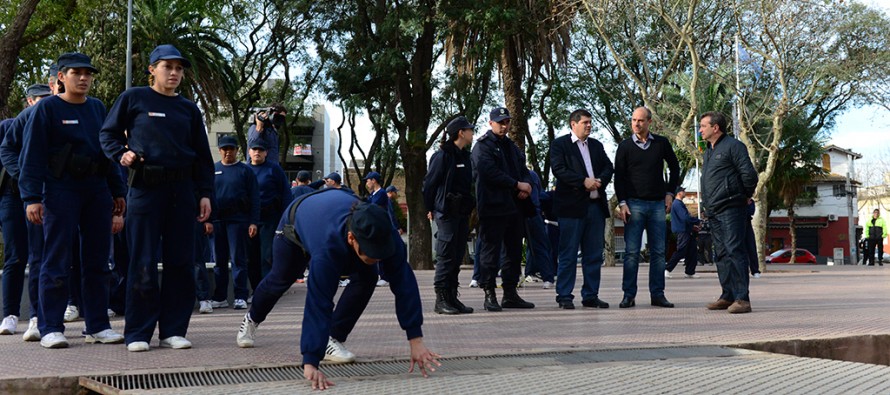 Los agentes en formación de la Policía Local comenzaron a entrenarse en las plazas