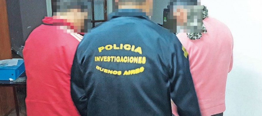 Dos personas fueron detenidas acusadas de asesinar a cuchilladas a un joven