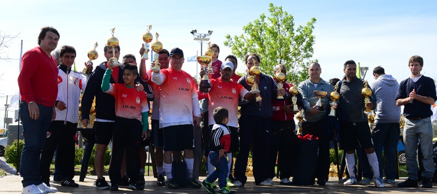 Premiaron a los ganadores del Torneo de Fútbol de Veteranos