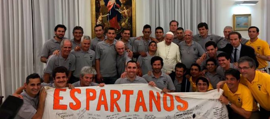 El Papa recibió a Los Espartanos, el equipo de rugby de un penal bonaerense