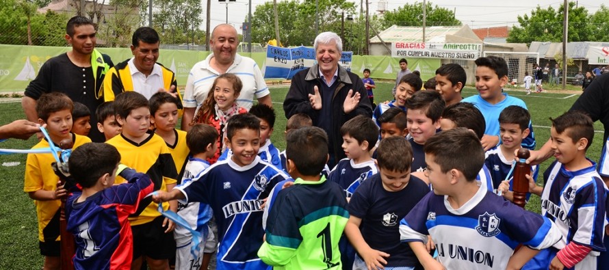 Se inauguró el playón deportivo en el barrio Aviación