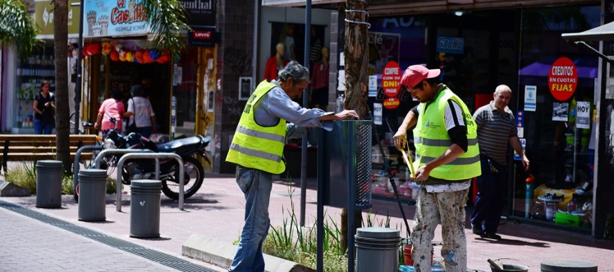 Obras de mejoramiento en la calle Constitución desde Sarmiento hasta Colón