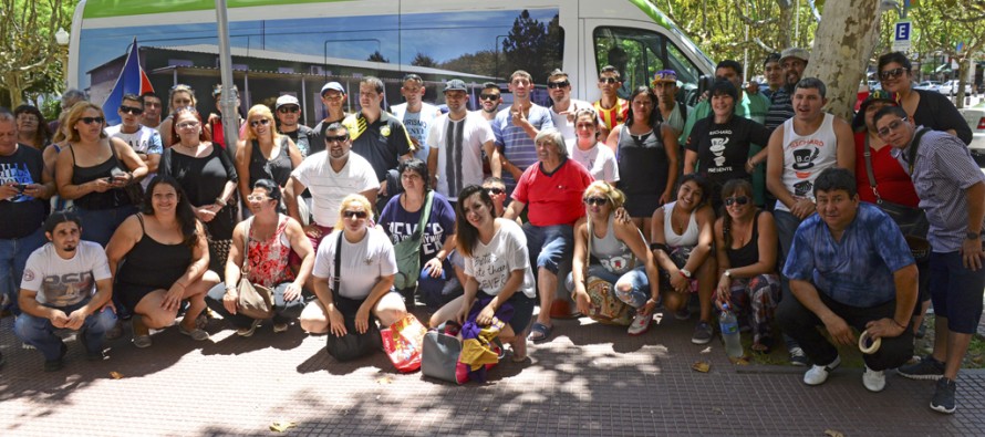 Murgas de San Fernando viajaron a Gualeguaychú invitadas por el municipio