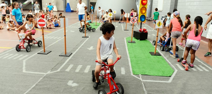 Educación vial para los chicos de las colonias de verano