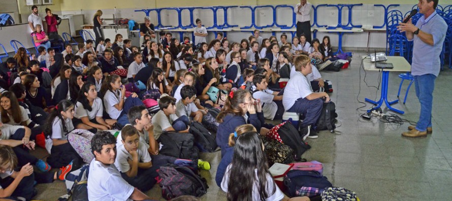 Charla sobre prevención del dengue en el Instituto Winter Garden