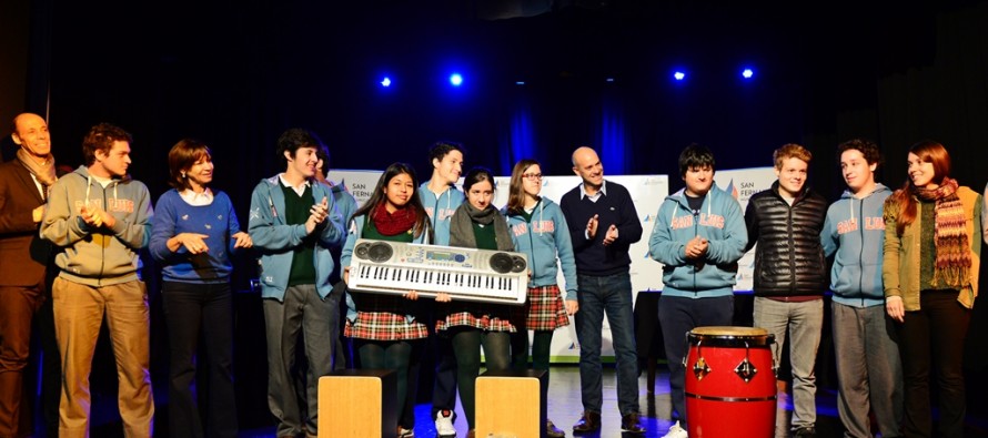 Entrega de instrumentos musicales a los colegios participantes de “Sanfer Recicla”