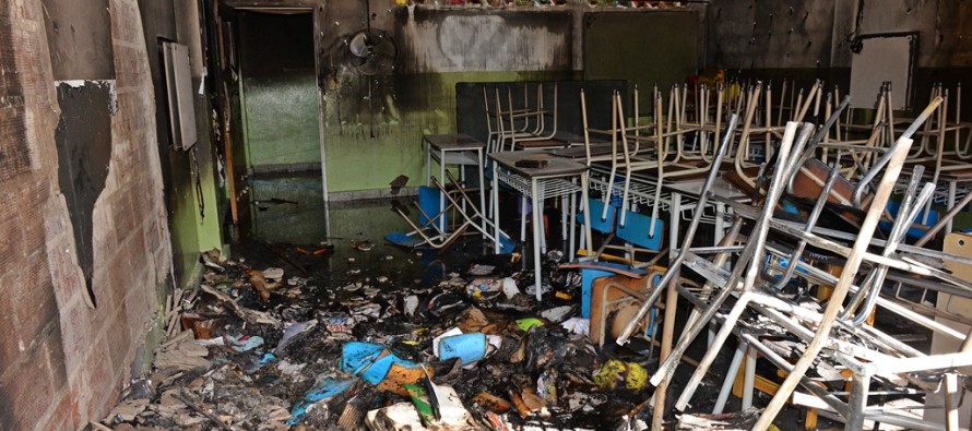 Tres detenidos por el incendio de la Escuela N° 5