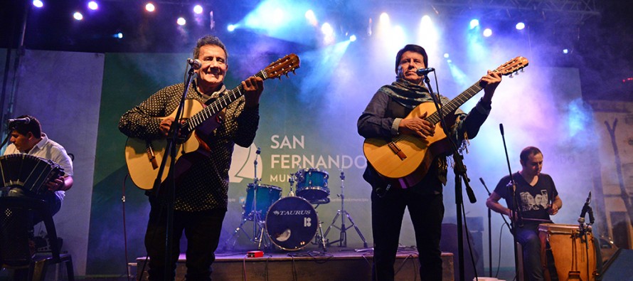 El 20° Encuentro Nacional de Artesanos finalizó con la presencia de Cuti y Roberto Carabajal