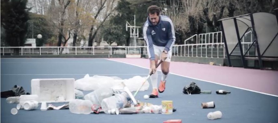 ¿Cómo es entrenarse en la mugre? La ingeniosa actuación de los atletas olímpicos en la campaña “Limpiar el Renconquista”