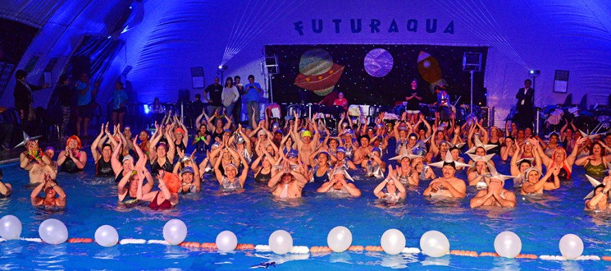 Fiestas nocturnas de aquagym en el Polideportivo N°2