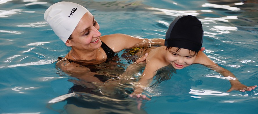 Clases de natación para chicos de 2 y 3 años en los Polideportivos