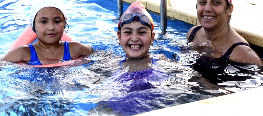 Pileta libre en los polideportivos