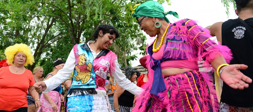 La Colonia de la Tercera Edad adelantó el carnaval en el Poli N°3