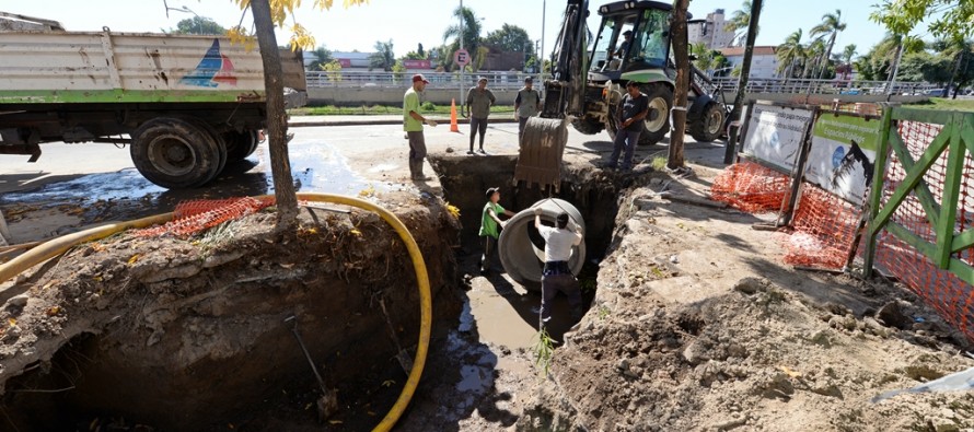 Obras hidráulicas en el centro comercial de calle Colón