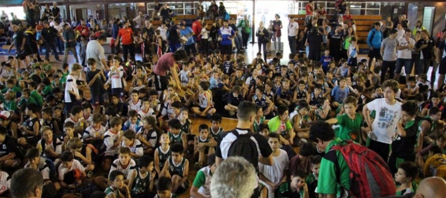 Encuentro de mini basquet en el Club San Fernando