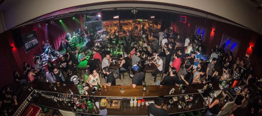 Periodismo ciudadano: brutal pelea en un bar ubicado en Perón al 2200