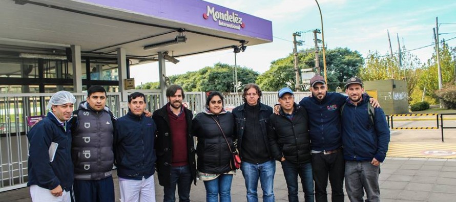 Nicolás del Caño y Christian Castillo dialogaron con trabajadores de Mondelez en Victoria