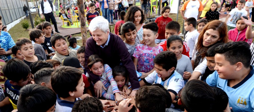 Se inauguró la Plaza Barrios Unidos en Arenales entre Guatemala y Payró