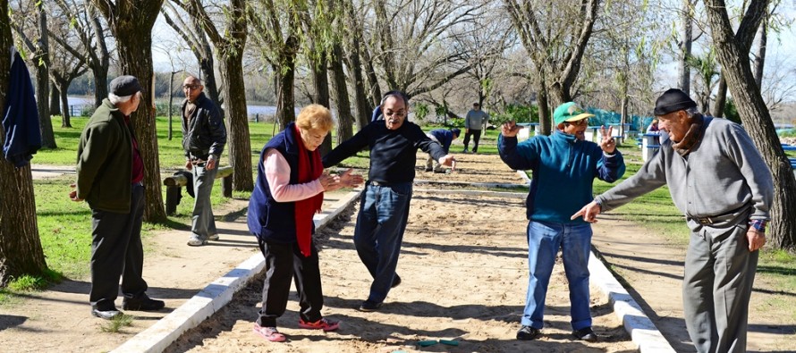 Los grupos de Tercera Edad realizaron el cierre de la colonia de invierno en el Poli 3