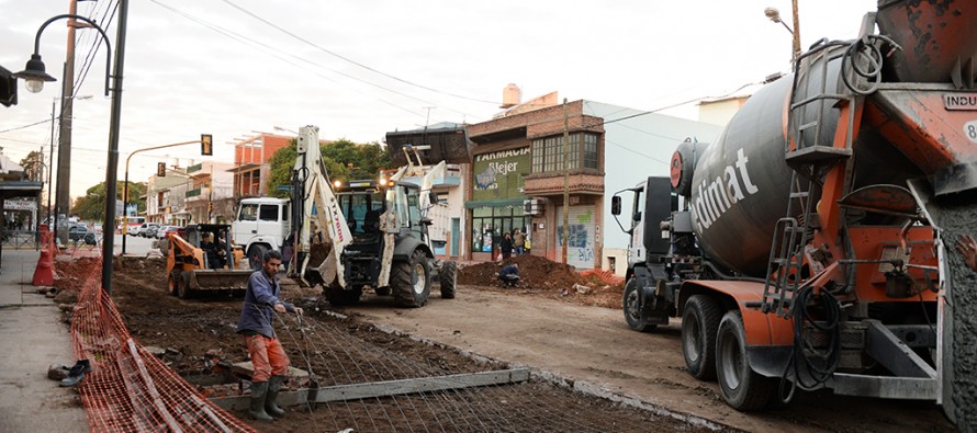 Avanza la renovación del centro comercial de Carlos Casares