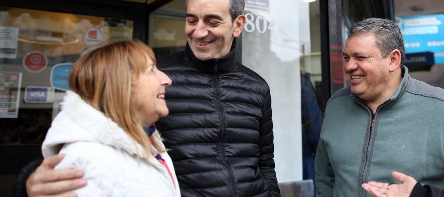 Florencio Randazzo recorrió comercios de la calle Constitución y una fábrica de muebles en Canal junto a Gustavo Aguilera