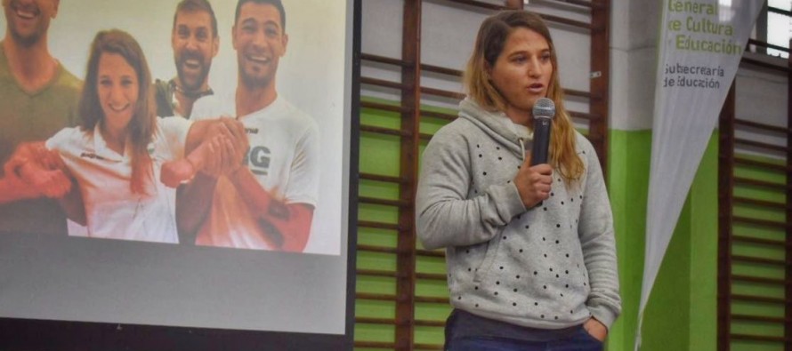 Paula Pareto brindó una clínica deportiva a alumnos de nuestra ciudad