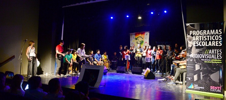 Muestra de música y artes audiovisuales de estudiantes secundarios en el Teatro Martinelli