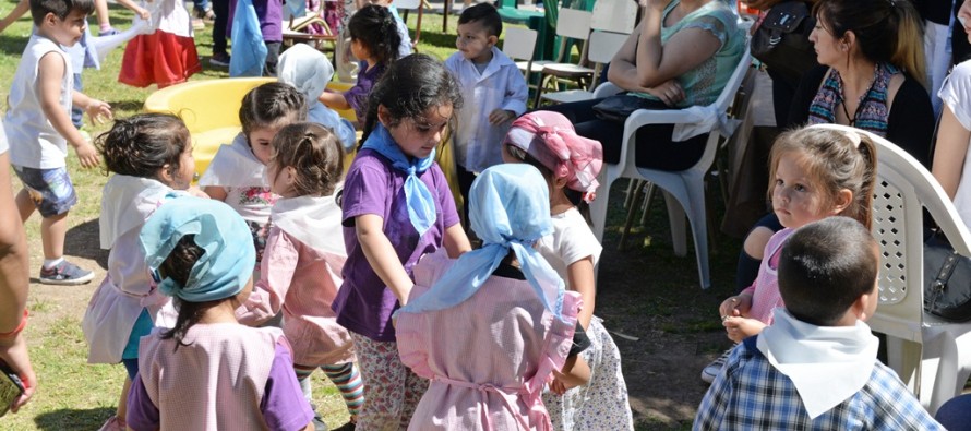 Unidades de Desarrollo Infantil y Jardines Maternales de nuestra ciudad celebraron el Día de la Tradición