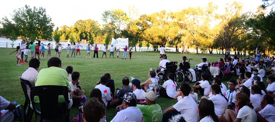 Show de murgas para cerrar las actividades de verano de las colonias de discapacidad