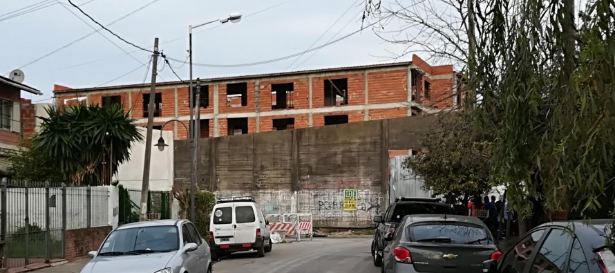 “Nosotros nos manejamos en forma institucional. La demora en la entrega de las viviendas no es responsabilidad del municipio”