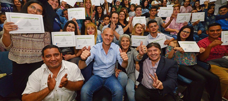 Entrega de diplomas a más de 300 jóvenes que finalizaron el curso de “Introducción al Trabajo”