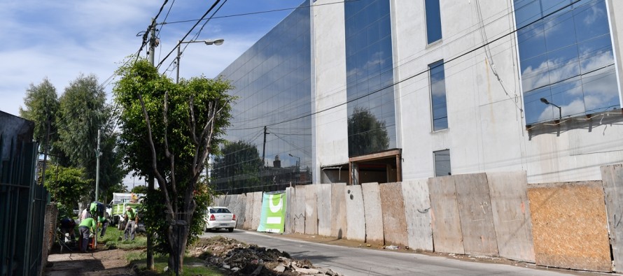 Renovación de las veredas de la manzana del nuevo Hospital Municipal