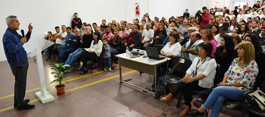 Bernardo Stamateas presentó su nuevo libro en Virreyes