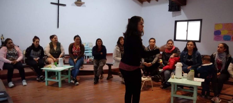 Se dictó un nuevo Taller de Apego en un centro comunitario del barrio Presidente Perón