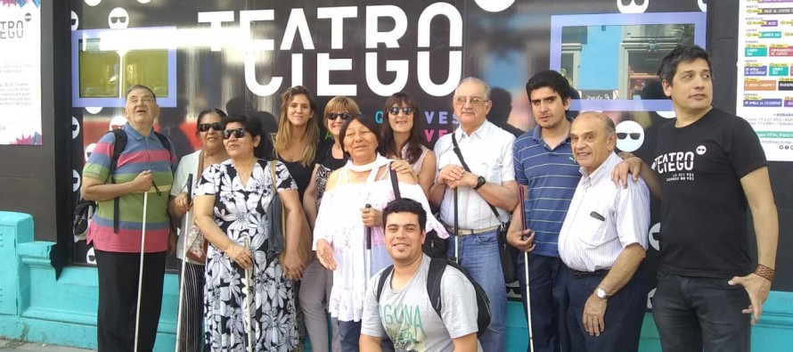 Alumnos del Centro de Día disfrutaron una obra de Teatro Ciego