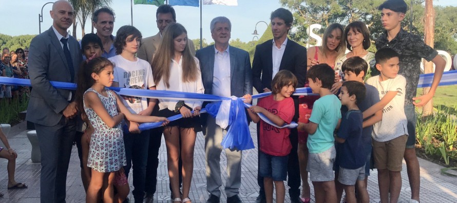 Luis Andreotti inauguró la nueva costanera en su último acto como intendente