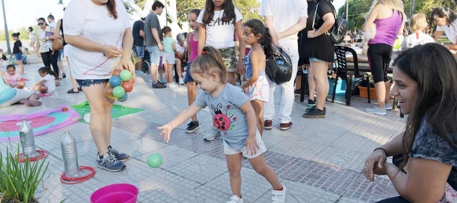 Mateada y actividades culturales en la Costanera Municipal