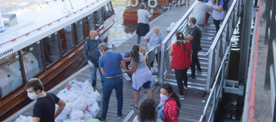 Envío de alimentos de primera necesidad a las escuelas de Isla para ayudar en la cuarentena