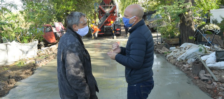 Se reactivaron las obras de la renovación de la calle Malvinas Argentinas a la altura del arroyo Fate